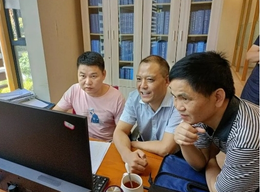 市住建局领导深入企业调研和指导